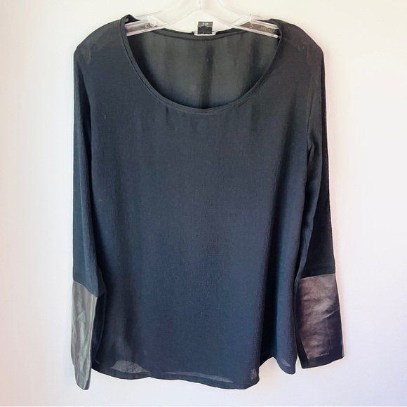 🏷️ 2/$20 Club Monaco Black Silk Blouse with Leather Detail - Picture 2 of 6